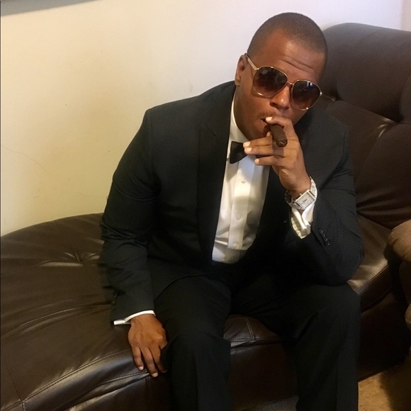 Meet your Posher, Ricky - Picture 4 of 4